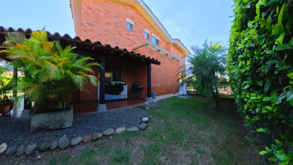 CASA CAMPESTRE en venta en Cali, cra 146 19-81, 386 m²