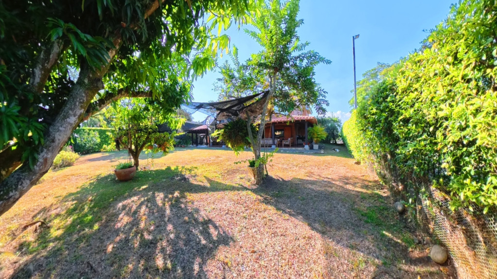 CASA CAMPESTRE en venta en Cali, cra 146 19-81, 386 m²