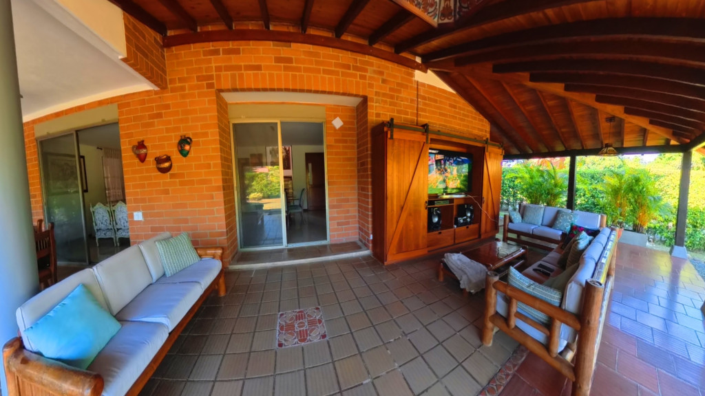 CASA CAMPESTRE en venta en Cali, cra 146 19-81, 386 m²