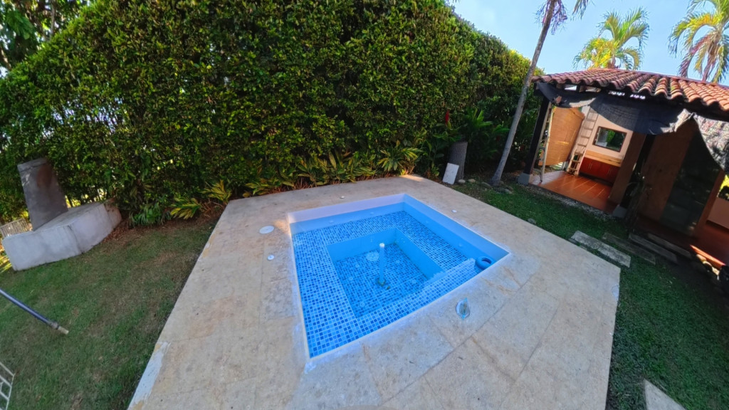 CASA CAMPESTRE en venta en Cali, cra 146 19-81, 386 m²
