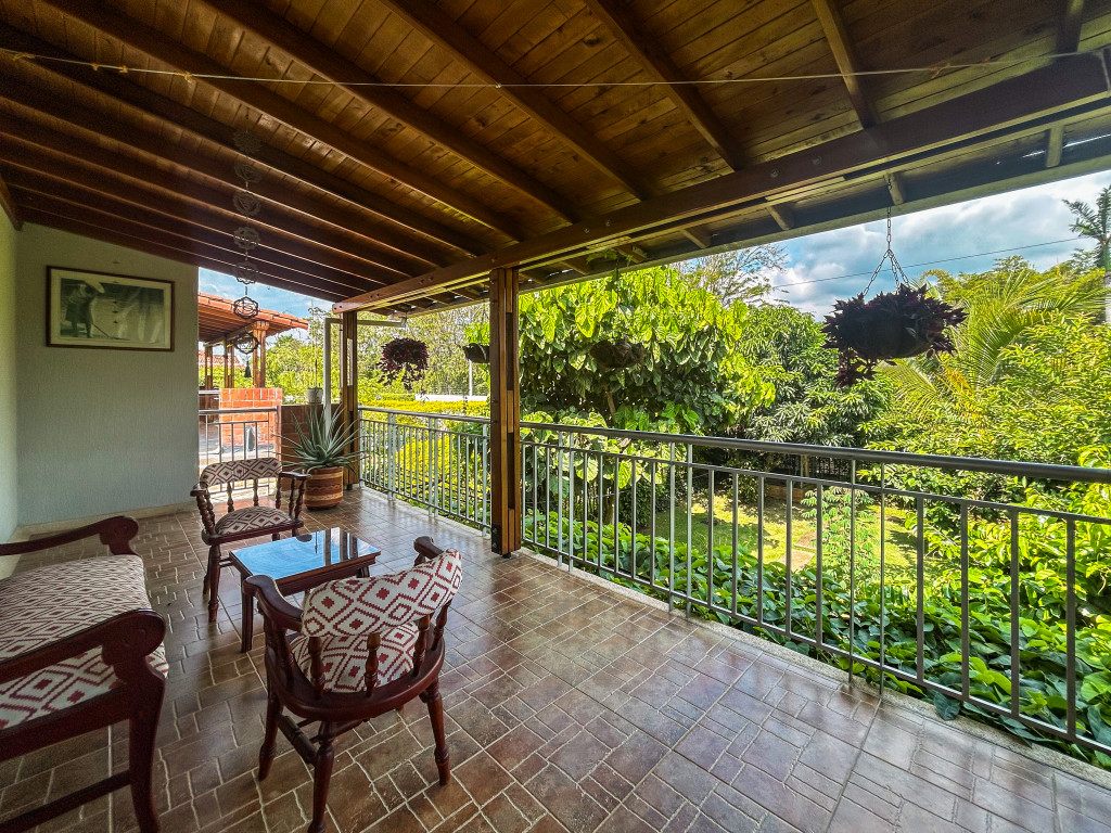CASA en venta en Jamundí, av. santadomingo callejon los naranjos condominio guaduales de verde alfaguara, 200 m²