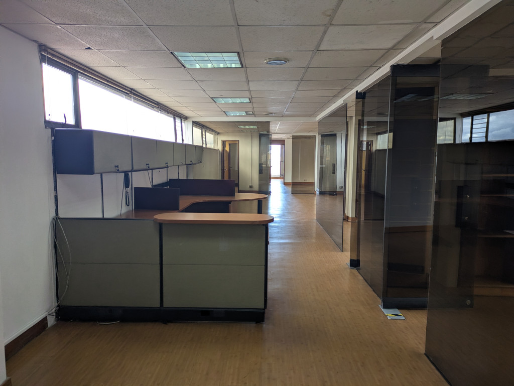 OFICINA en alquiler en Bogotá, Carrera 13 37, 180 m²