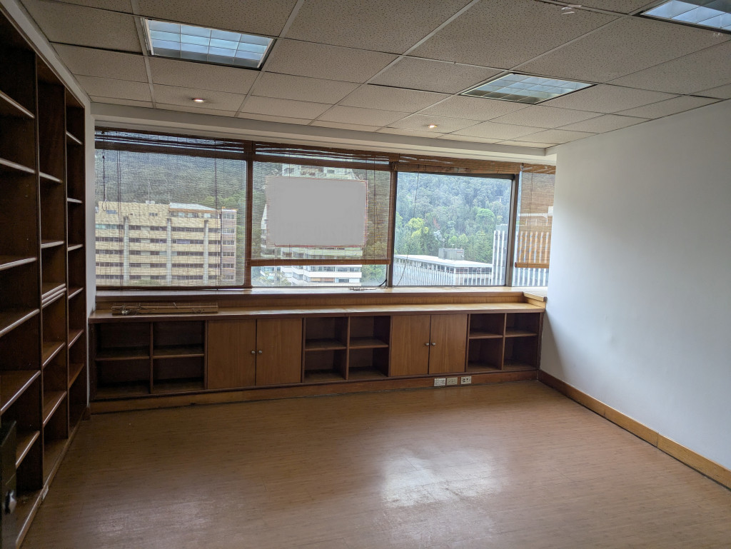 OFICINA en alquiler en Bogotá, Carrera 13 37, 180 m²