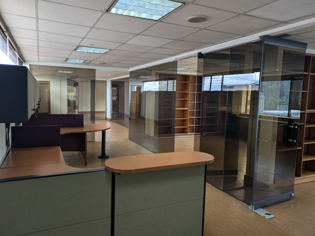 OFICINA en alquiler en Bogotá, Carrera 13 37, 180 m²