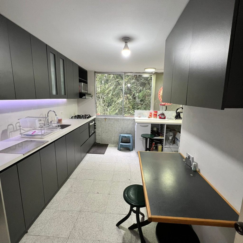APARTAMENTO en venta en Medellín, calle 10 A 96, 143 m²