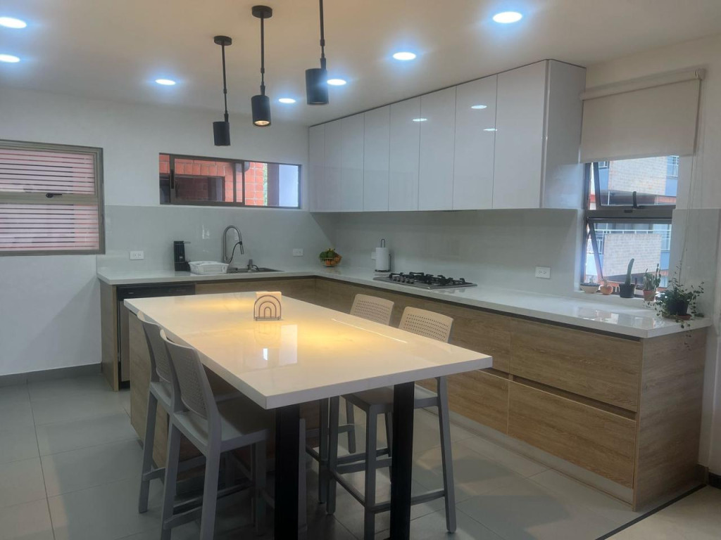 APARTAMENTO en venta en Cali, calle 13 108-100, 154 m²