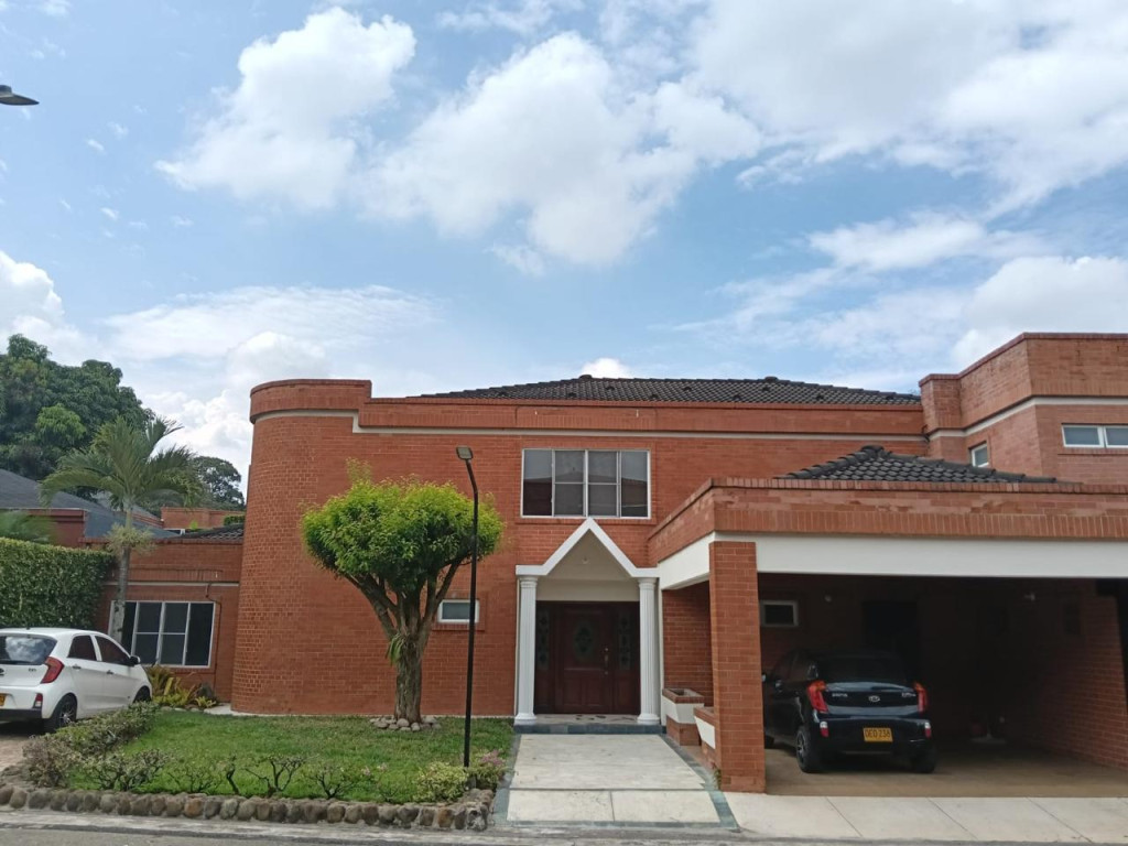 CASA CONDOMINIO en Cali