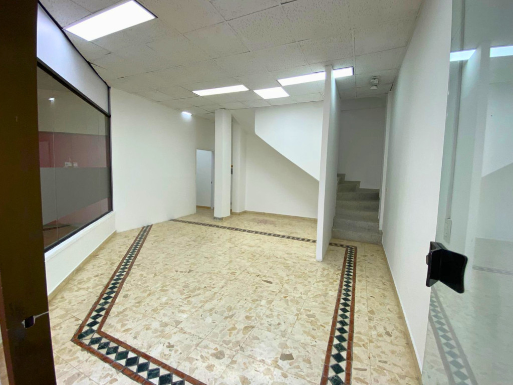 LOCAL en venta en Bogotá, Calle 140 # 91-19, 77 m²