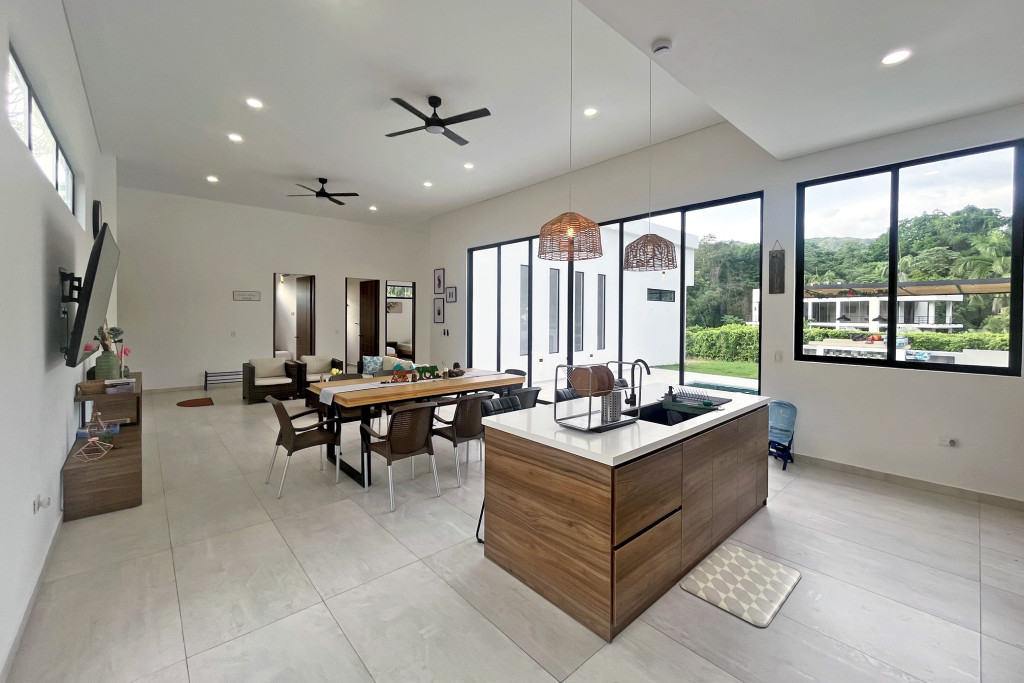 CASA CONDOMINIO en venta en Nilo, Condominio Pacoli, 325 m²