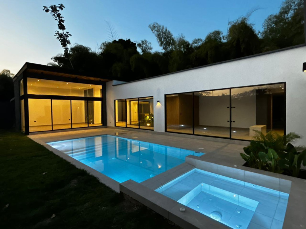 CASA CAMPESTRE en venta en Pereira, Guaduales de San José, Casa, 369 m²