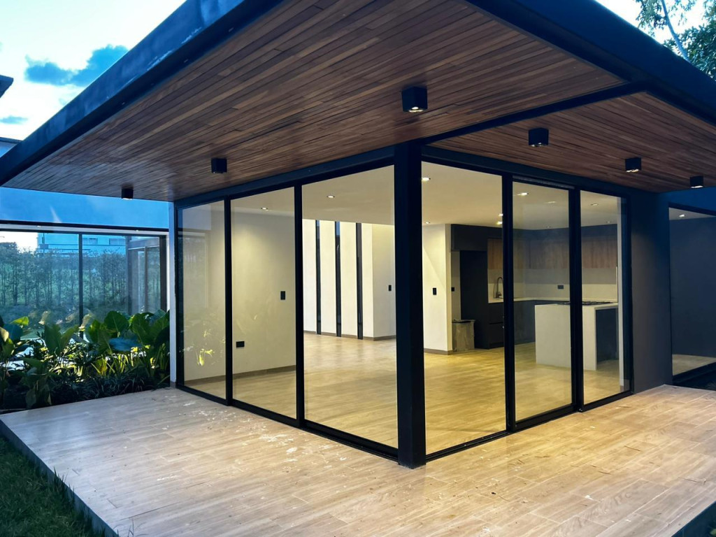 CASA CAMPESTRE en venta en Pereira, Guaduales de San José, Casa, 369 m²