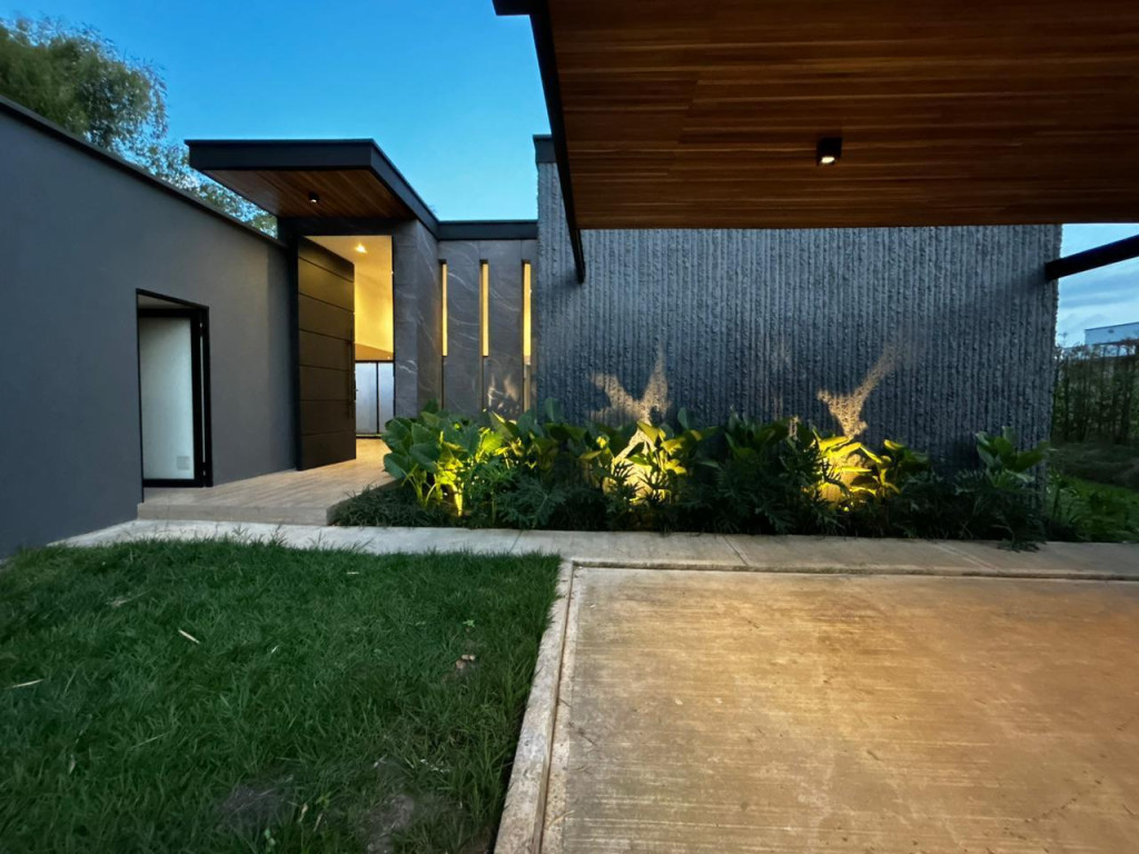 CASA CAMPESTRE en venta en Pereira, Guaduales de San José, Casa, 369 m²
