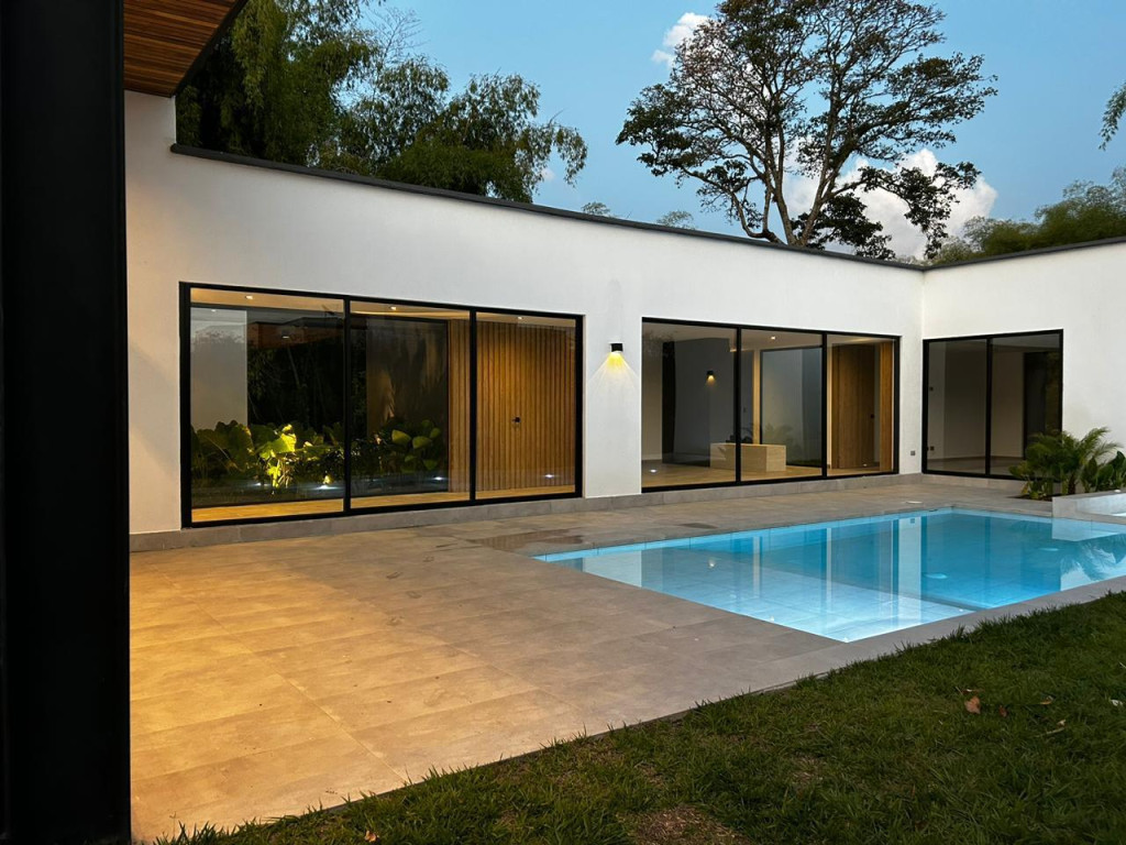 CASA CAMPESTRE en venta en Pereira, Guaduales de San José, Casa, 369 m²