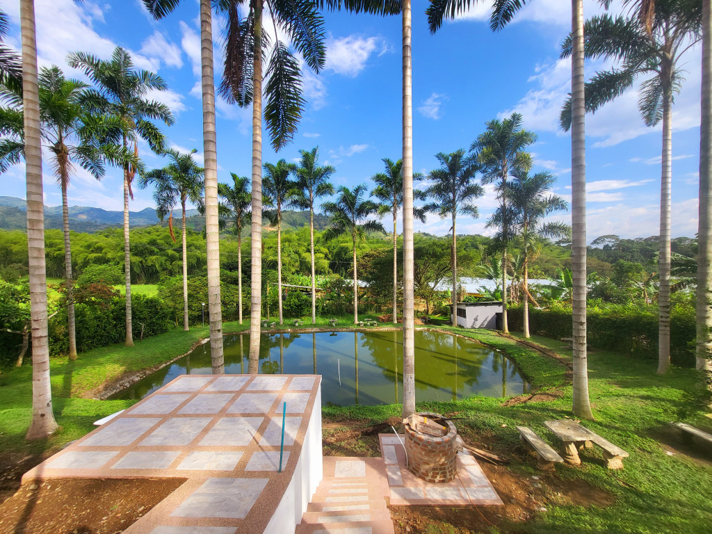 CASA CAMPESTRE en venta en Pereira, COMBIA VÍA MARSELLA, 300 m²