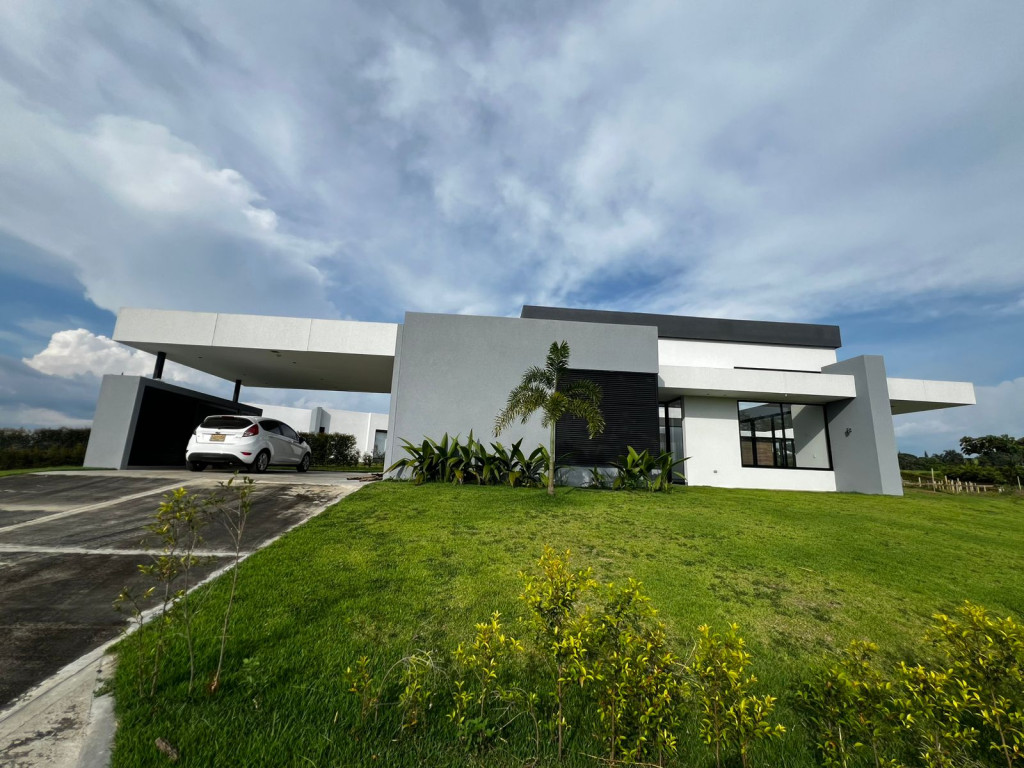 CASA CAMPESTRE en venta en Pereira, entrada 4 via cerritos la virginia, la carmelita, 374 m²