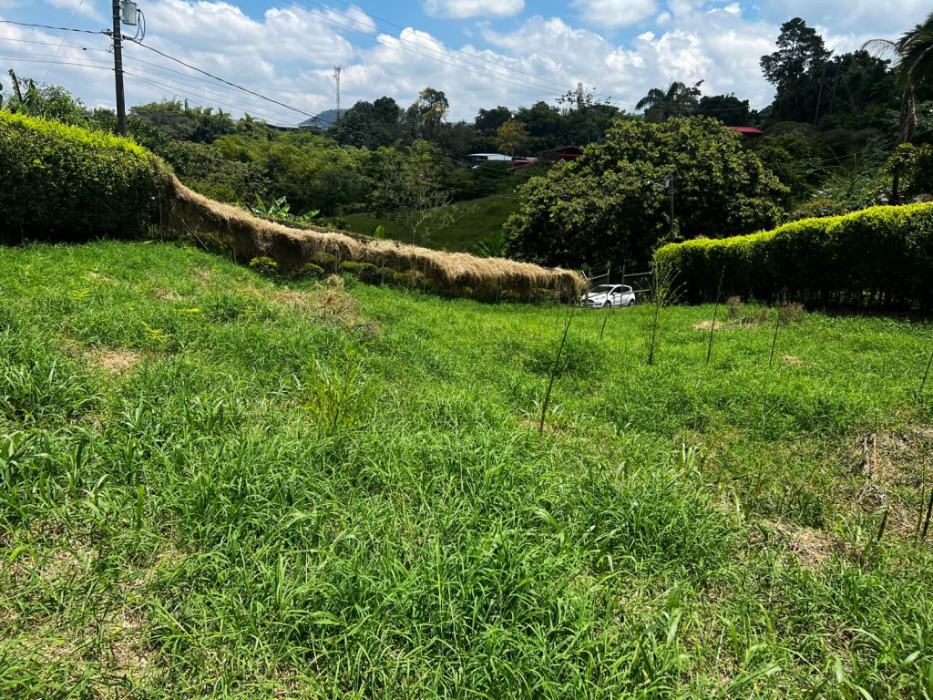LOTE en venta en Pereira, parcelación Madrigal, Via armenia, 2040 m²