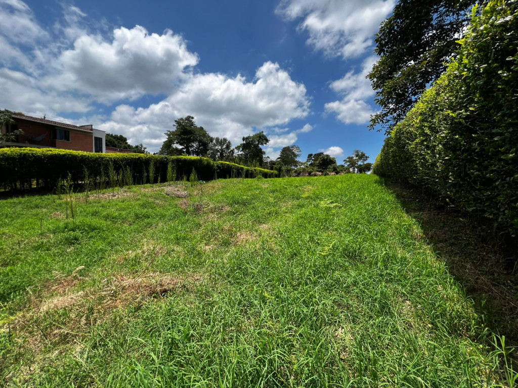 LOTE en venta en Pereira, parcelación Madrigal, Via armenia, 2040 m²