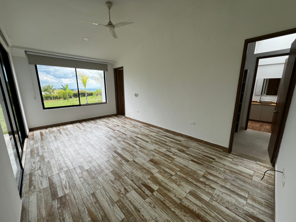 CASA CAMPESTRE en venta en Pereira, Cerritos la virgina, via la carmelita,, 360 m²