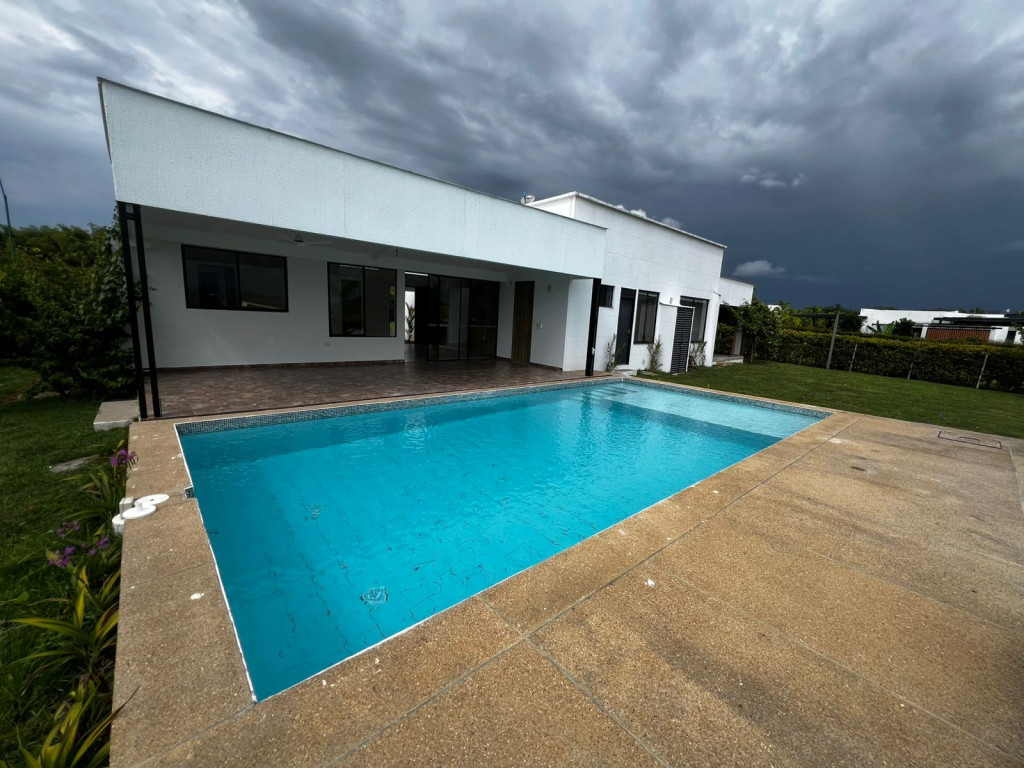 CASA CAMPESTRE en venta en Pereira, Cerritos la virgina, via la carmelita,, 360 m²