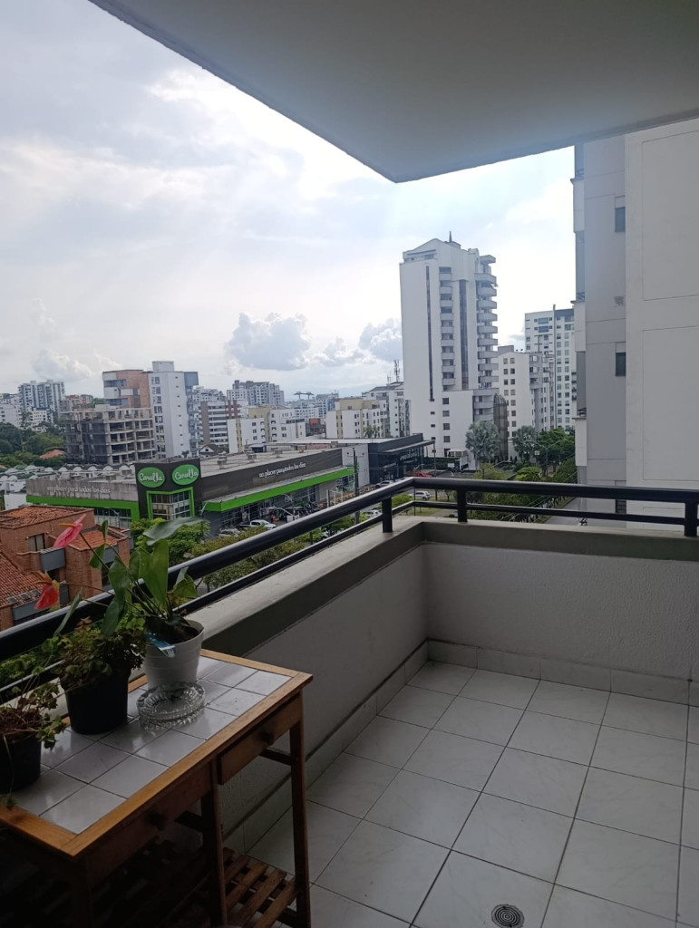 APARTAMENTO en venta en Pereira, pinares, 215 m²