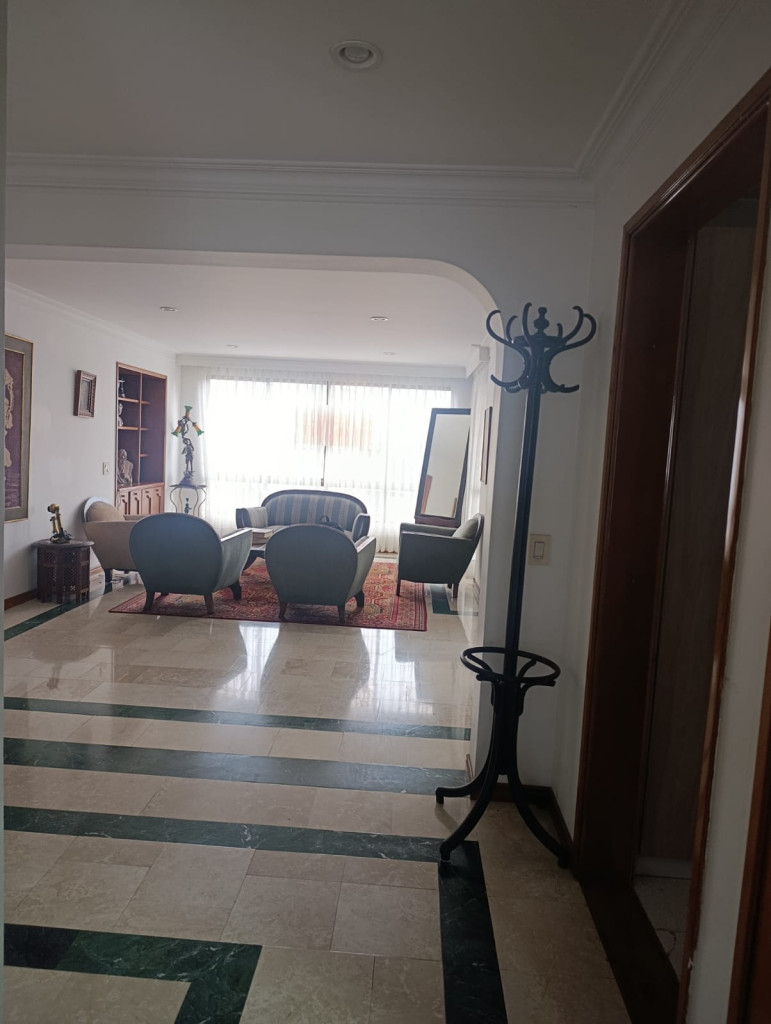 APARTAMENTO en venta en Pereira, pinares, 215 m²