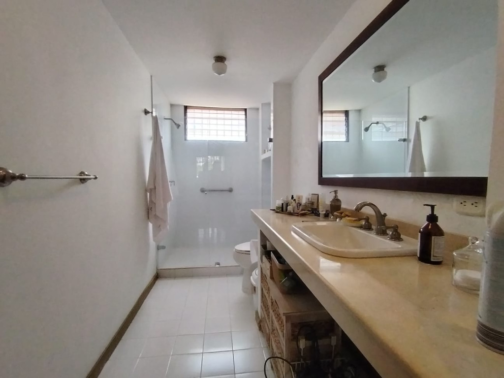 APARTAMENTO en venta en Pereira, Alamos, 163 m²