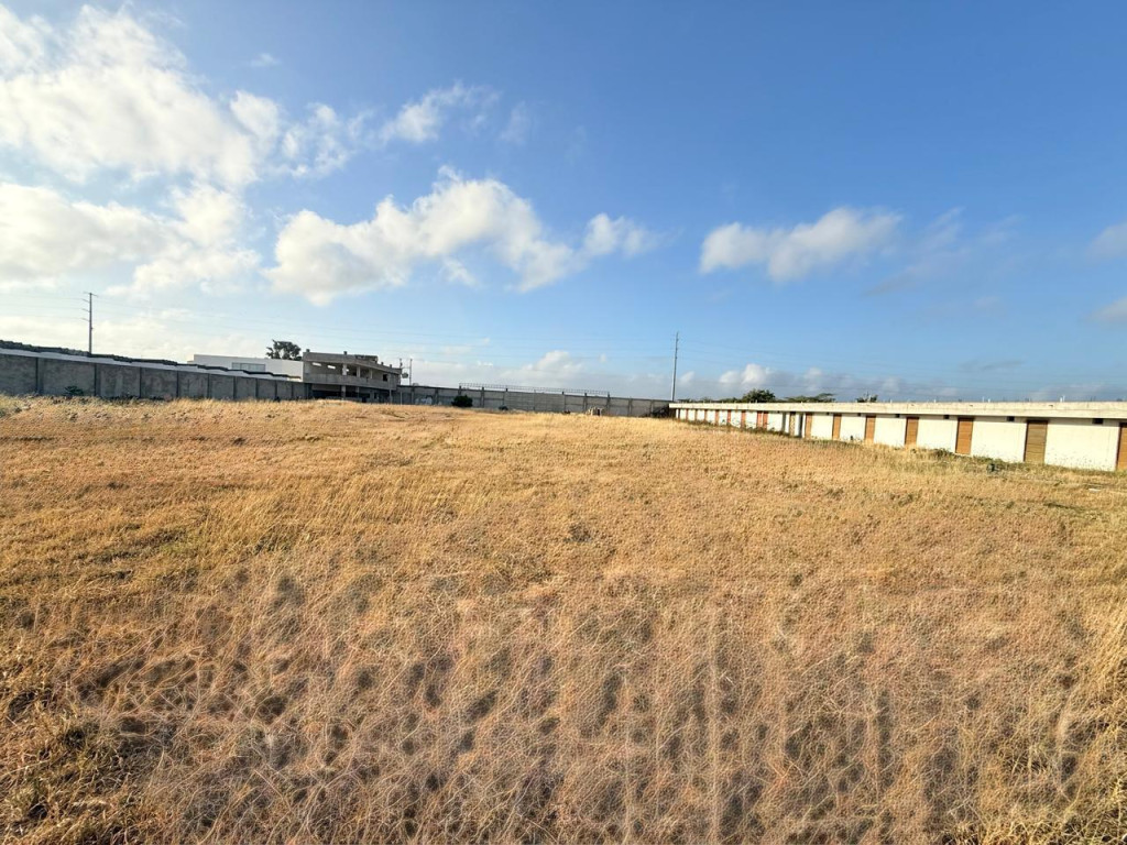 PARQUEADERO en venta en Maicao, DIAGONAL 16 #51-26 Maicao vía Rioacha, 2000 m²
