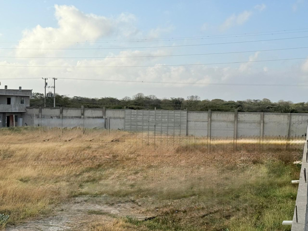 PARQUEADERO en venta en Maicao, DIAGONAL 16 #51-26 Maicao vía Rioacha, 2000 m²