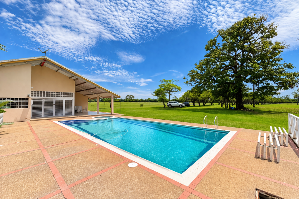 FINCA en venta en Restrepo, Km 3.5 vía vereda Brisas de Upin, 188300 m²