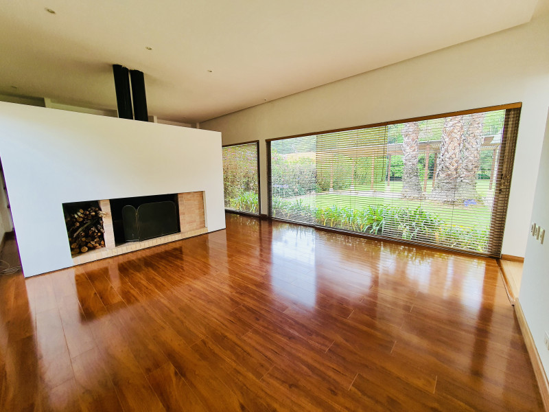 CASA en venta en Bogotá, Dirección no disponible, 300 m²