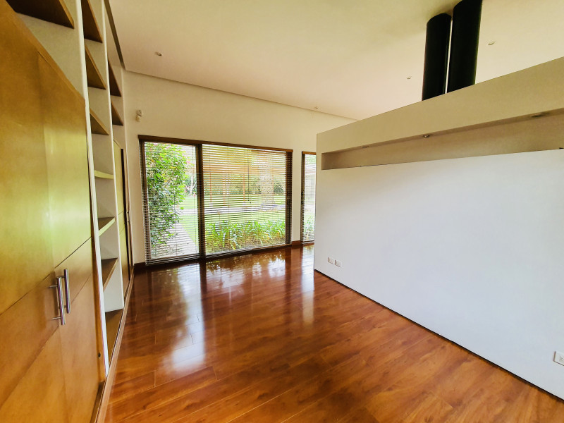 CASA en venta en Bogotá, Dirección no disponible, 300 m²