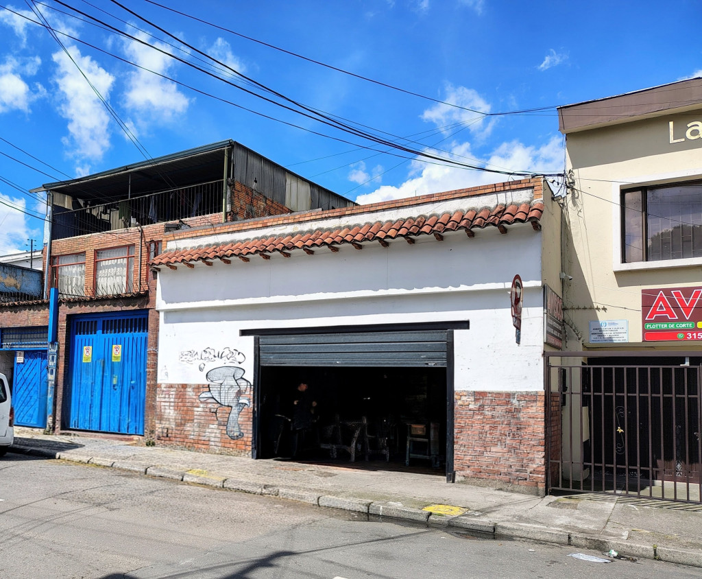 CASA en venta en Bogotá, Calle 66 # 18, 400 m²