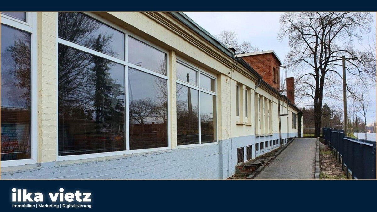 Gewerbezentrum mit Fachmarkt, Pension, Saunaclub, Werkstatt, Werkhallen