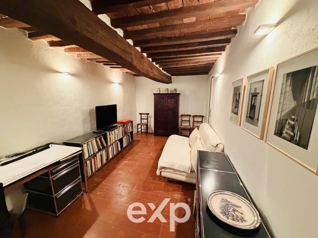 Rustic Meets Modern in Tuscany - Beautifully Renovated Village House with Stunning Panoramic Views 4