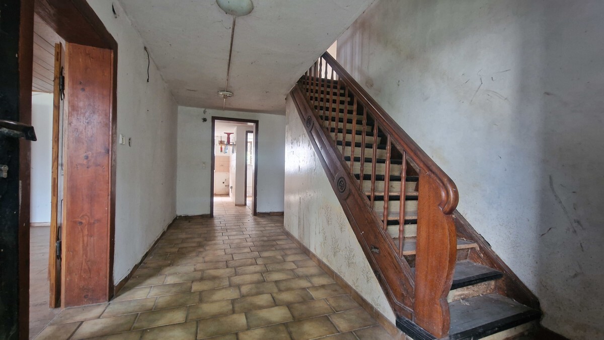 klassisches Fachwerk-Doppelhaus mit 2 großen Scheunen