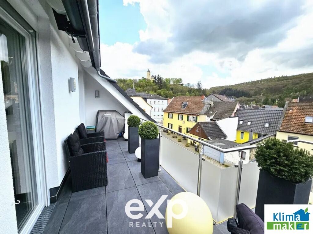 Attraktive Geldanlage - 

Hochwertige Penthousewohnung / 

Verkauf mit Wohnrecht unter Marktwert