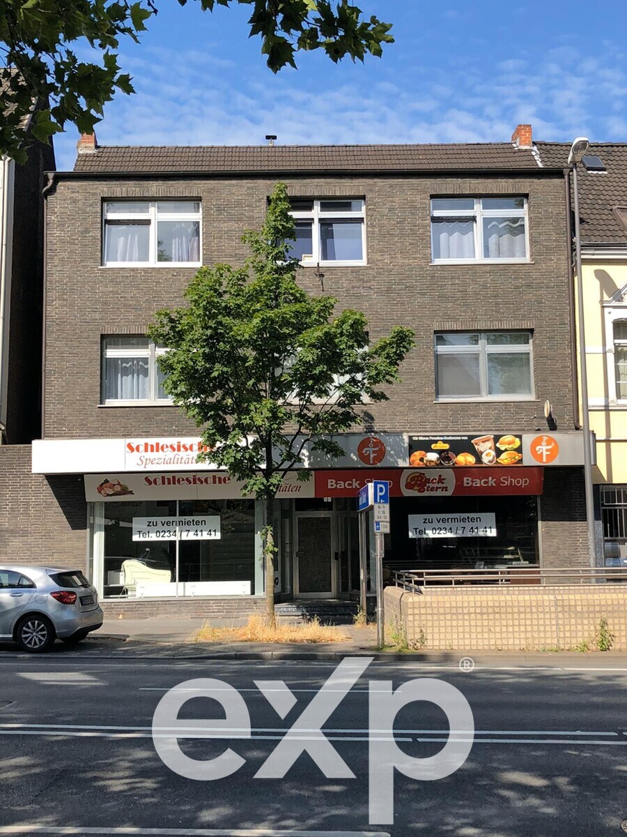 High-yield residential and commercial building in Bochum-Riemke – Fully rented investment with potential 2