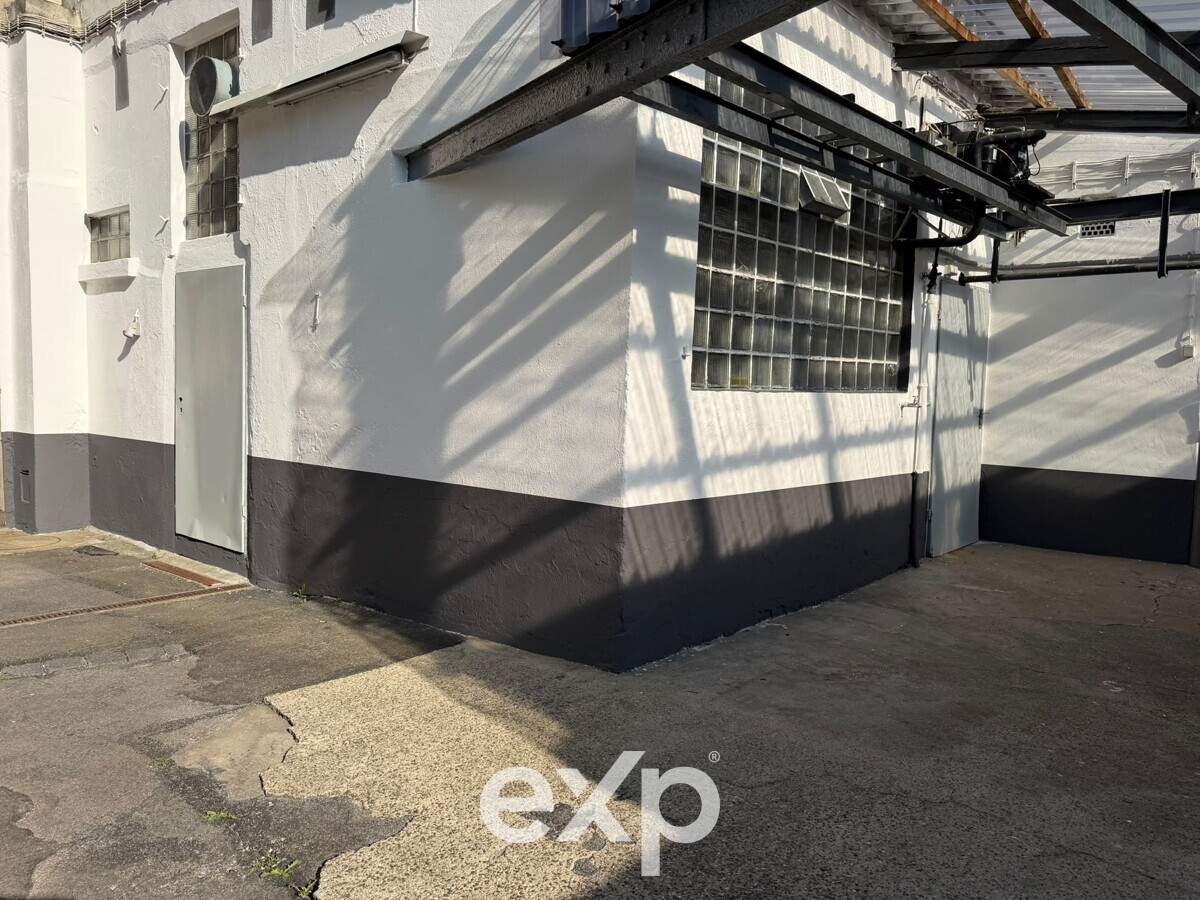 High-yield residential and commercial building in Bochum-Riemke – Fully rented investment with potential 3