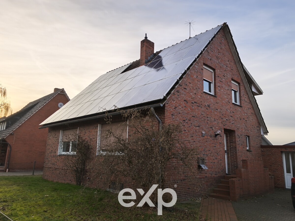 Renoviert! Attraktive Kapitalanlage: Einfamilienhaus mit ELW in Esterwegen