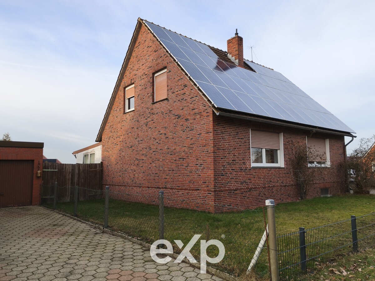 Renoviert! Attraktive Kapitalanlage: Einfamilienhaus mit ELW in Esterwegen