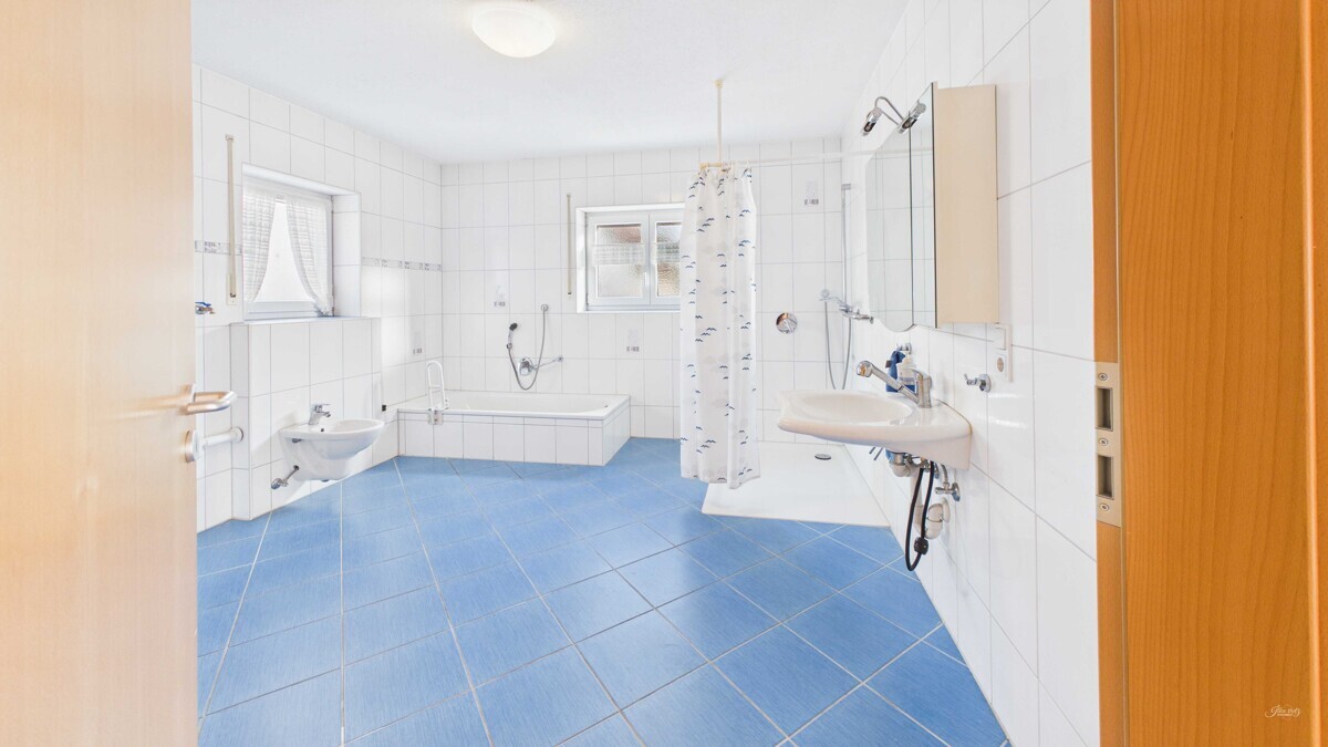 Zweifamilienhaus zu verkaufen in Bad Buchau, Wuhrstraße 9, 88422 Bad Buchau, 368 m²