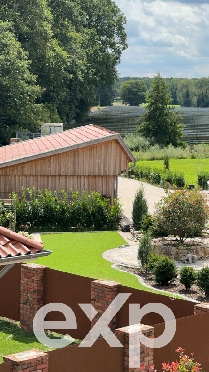 Exklusives Anwesen: 2 Wohnhäusern, großem Grundstück und vielfältigem Ausbaupotenzial in Badbergen