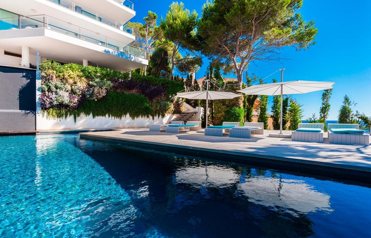 Ultra-Prime Villa mit 2 Touristiklizenzen, Spa & Infinity-Pool