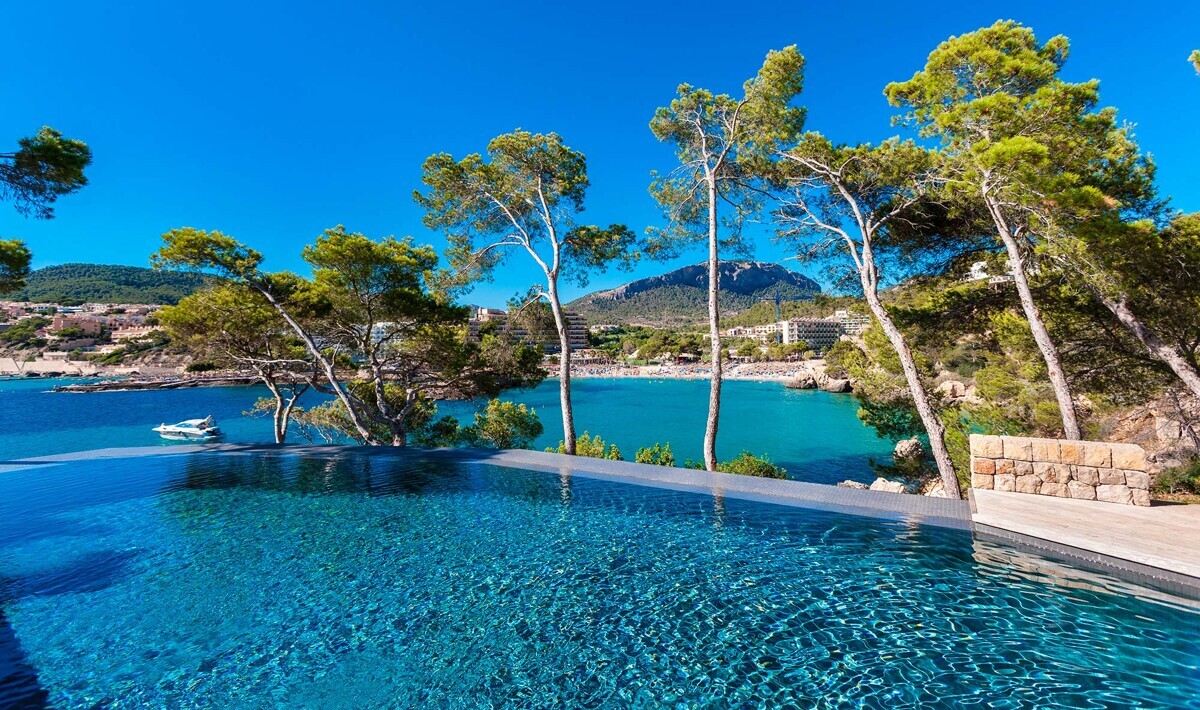 Ultra-Prime Villa mit 2 Touristiklizenzen, Spa & Infinity-Pool