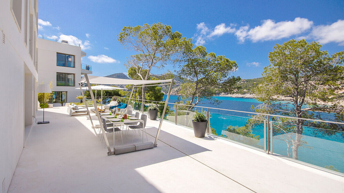 Ultra-Prime Villa mit 2 Touristiklizenzen, Spa & Infinity-Pool