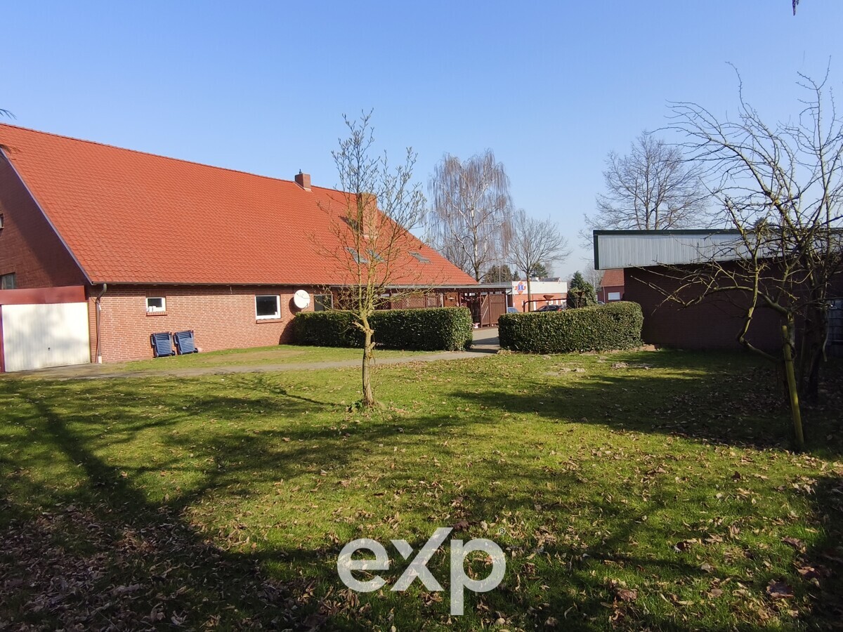 Exklusive Gelegenheit: Mehrparteienhaus mit drei Wohneinheiten auf großem Grundstück in Surwold