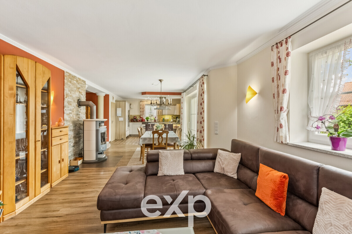 *** INVESTMENT PROPERTY *** Charming Single-Family House with Mediterranean Flair near Regensburg 3