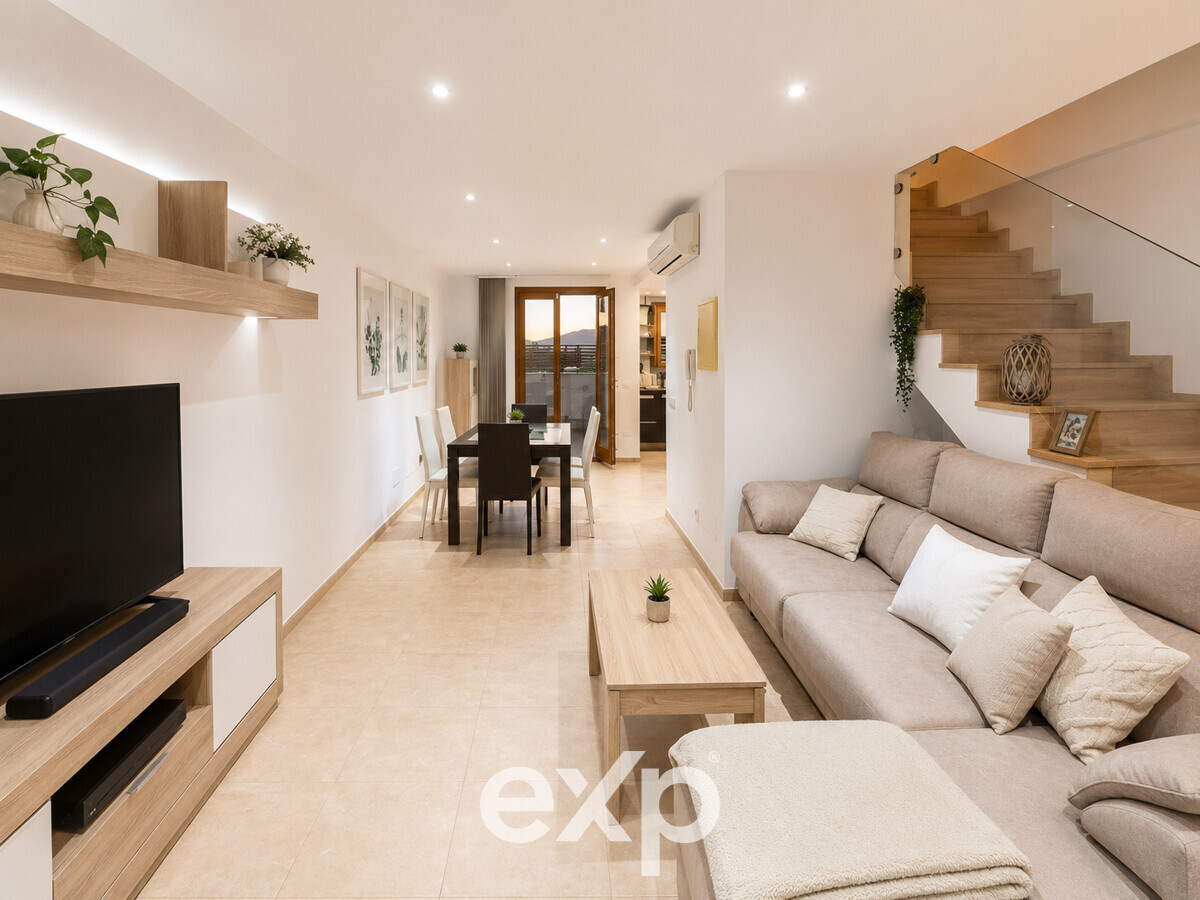 Light-flooded Duplex Penthouse with Large Terrace and Mountain Views in Charming Sineu