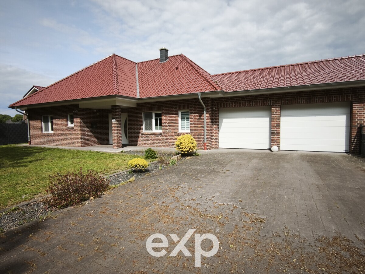 Modern Bungalow with Expansion Potential, Double Garage and Stunning Long-Range Views 2