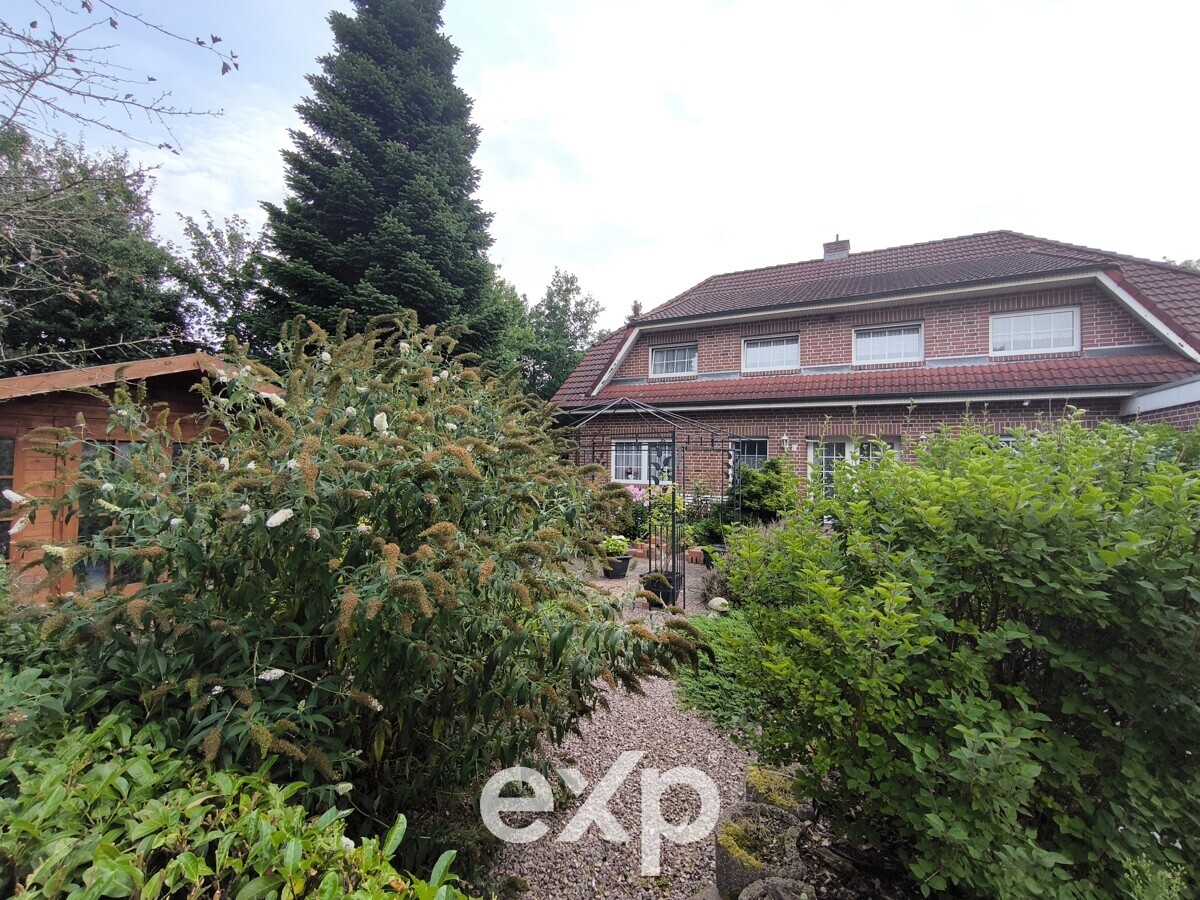 Dreamlike Two-Family House in Sought-After Dead-End Location in Börger 4